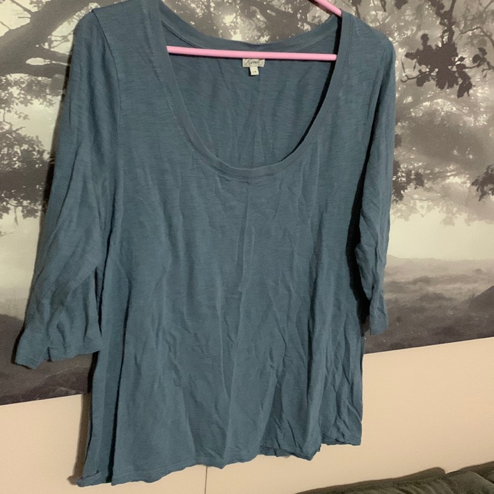 💜5 for $25💜Kismet 3/4 sleeves blue burnout tshirt L